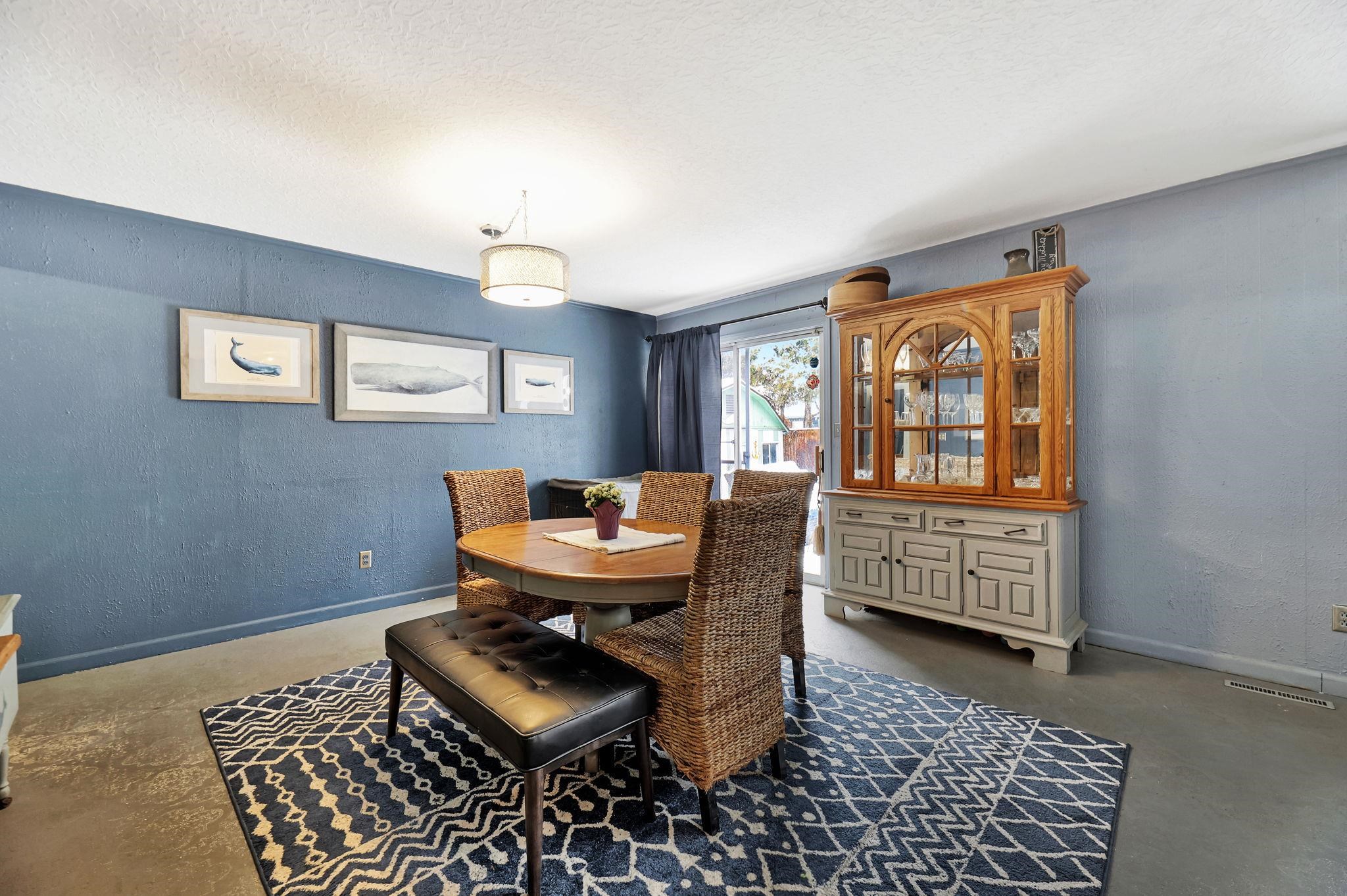 Wichita, Kansas 67204, United States, 3 Bedrooms Bedrooms, ,1 BathroomBathrooms,Residential,Pending,67270