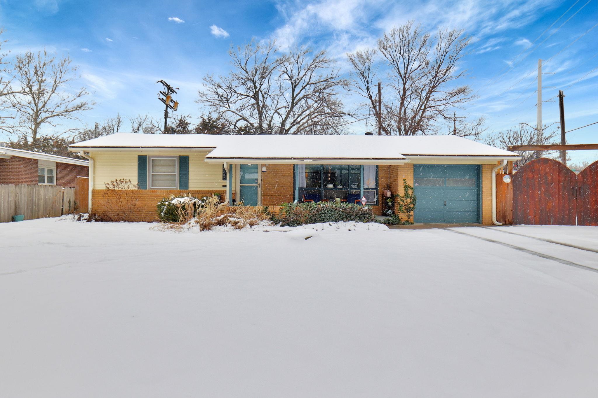 Wichita, Kansas 67204, United States, 3 Bedrooms Bedrooms, ,1 BathroomBathrooms,Residential,Pending,67270