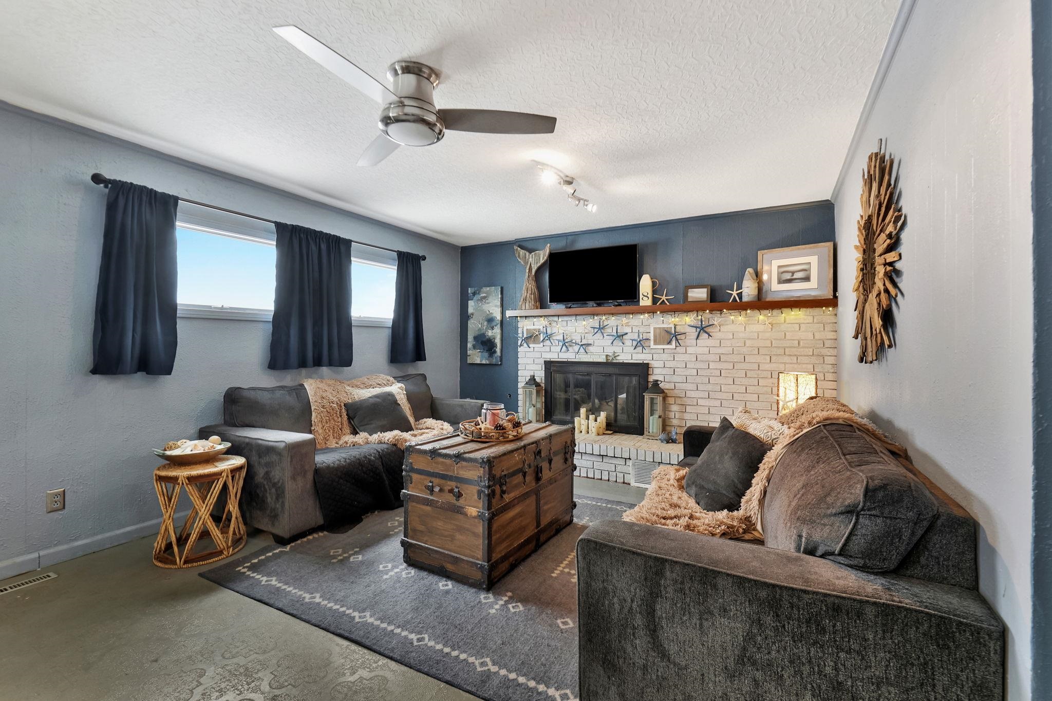 Wichita, Kansas 67204, United States, 3 Bedrooms Bedrooms, ,1 BathroomBathrooms,Residential,Pending,67270