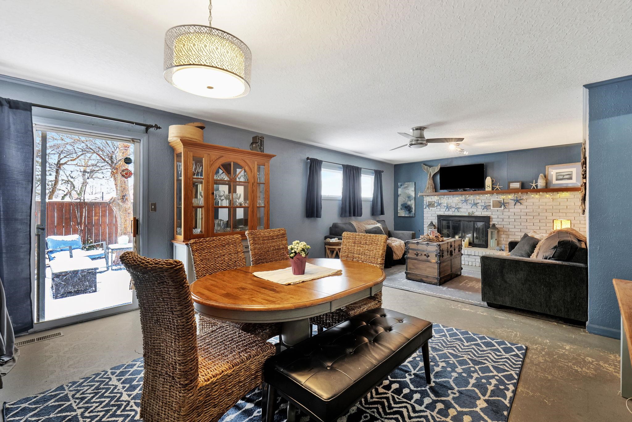 Wichita, Kansas 67204, United States, 3 Bedrooms Bedrooms, ,1 BathroomBathrooms,Residential,Pending,67270