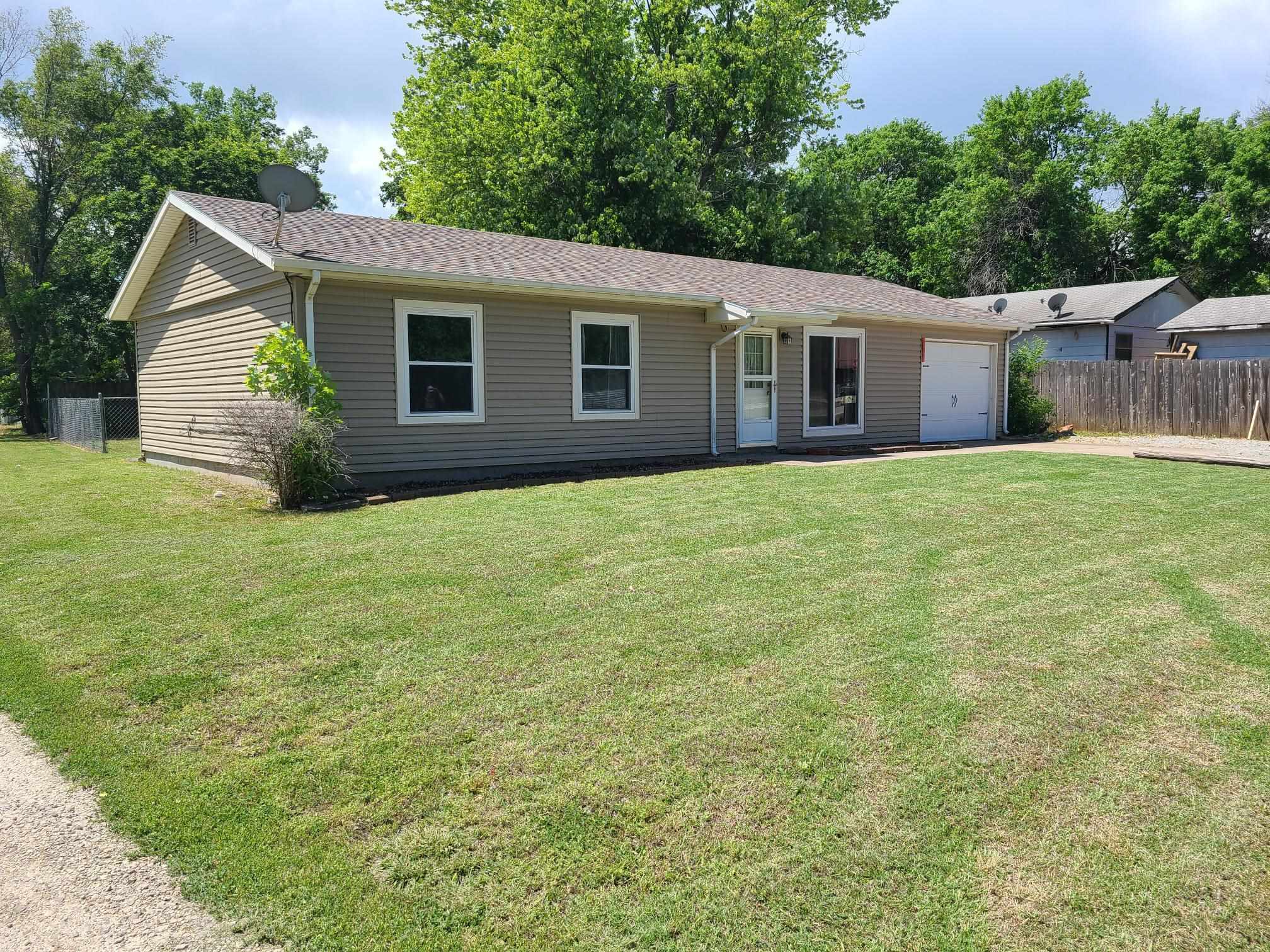 209 E 6th St, Burden, Kansas image 1