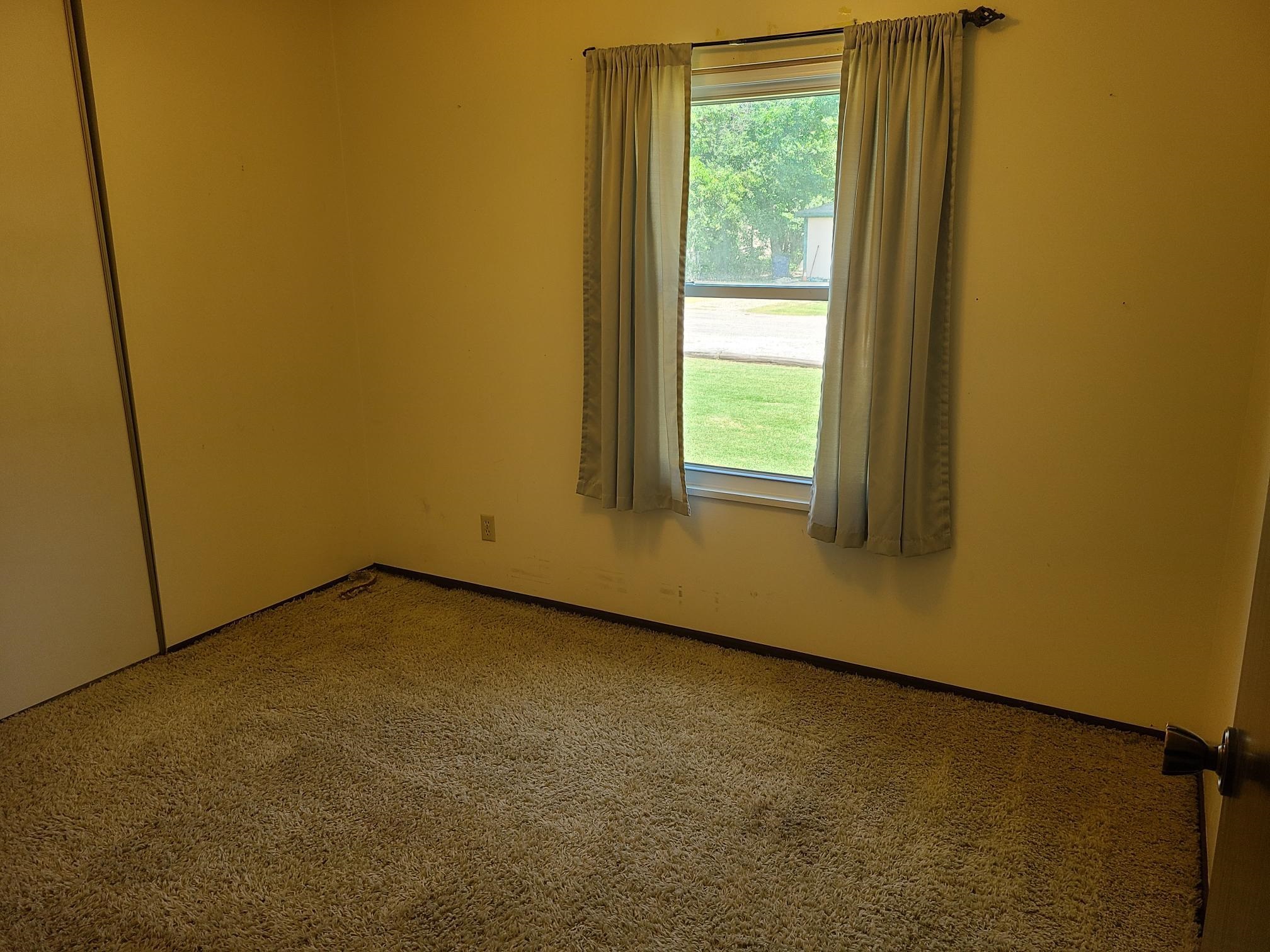 209 E 6th St, Burden, Kansas image 9
