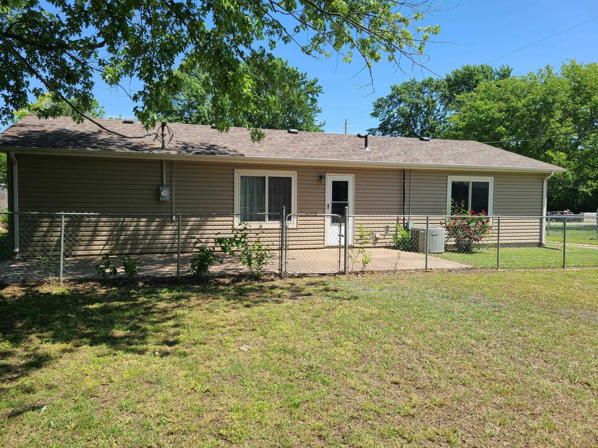 209 E 6th St, Burden, Kansas image 2