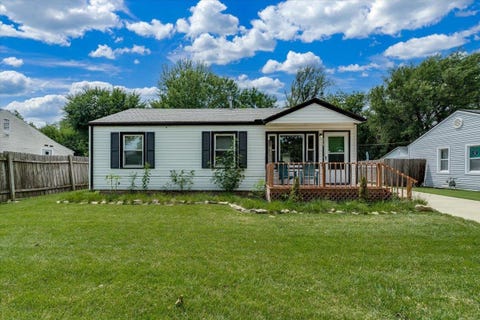 Homes For Sale - 215 German Ave<br/> Haysville, KS 67060
