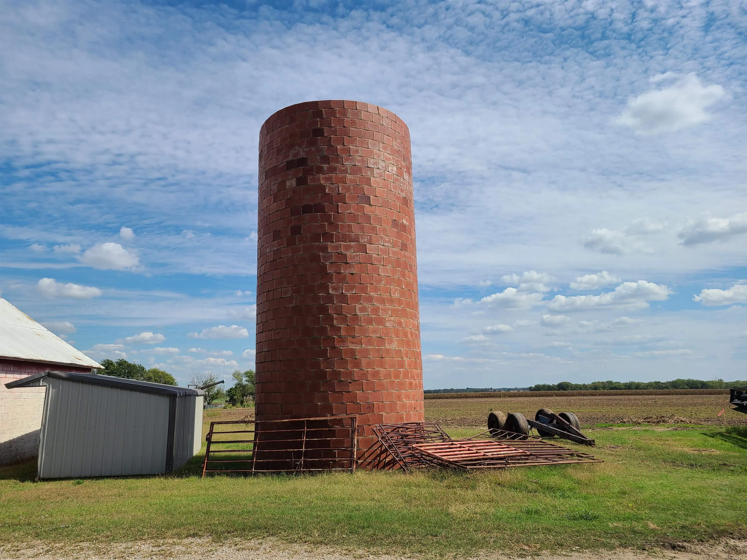 Arkansas City, Kansas 67005, United States, 2 Bedrooms Bedrooms, ,1 BathroomBathrooms,Residential,Pending,245712