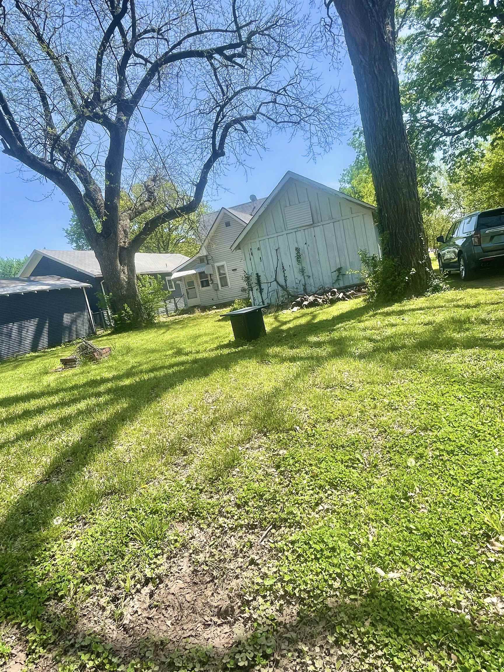 704 E 13th Ave, Winfield, Kansas image 17