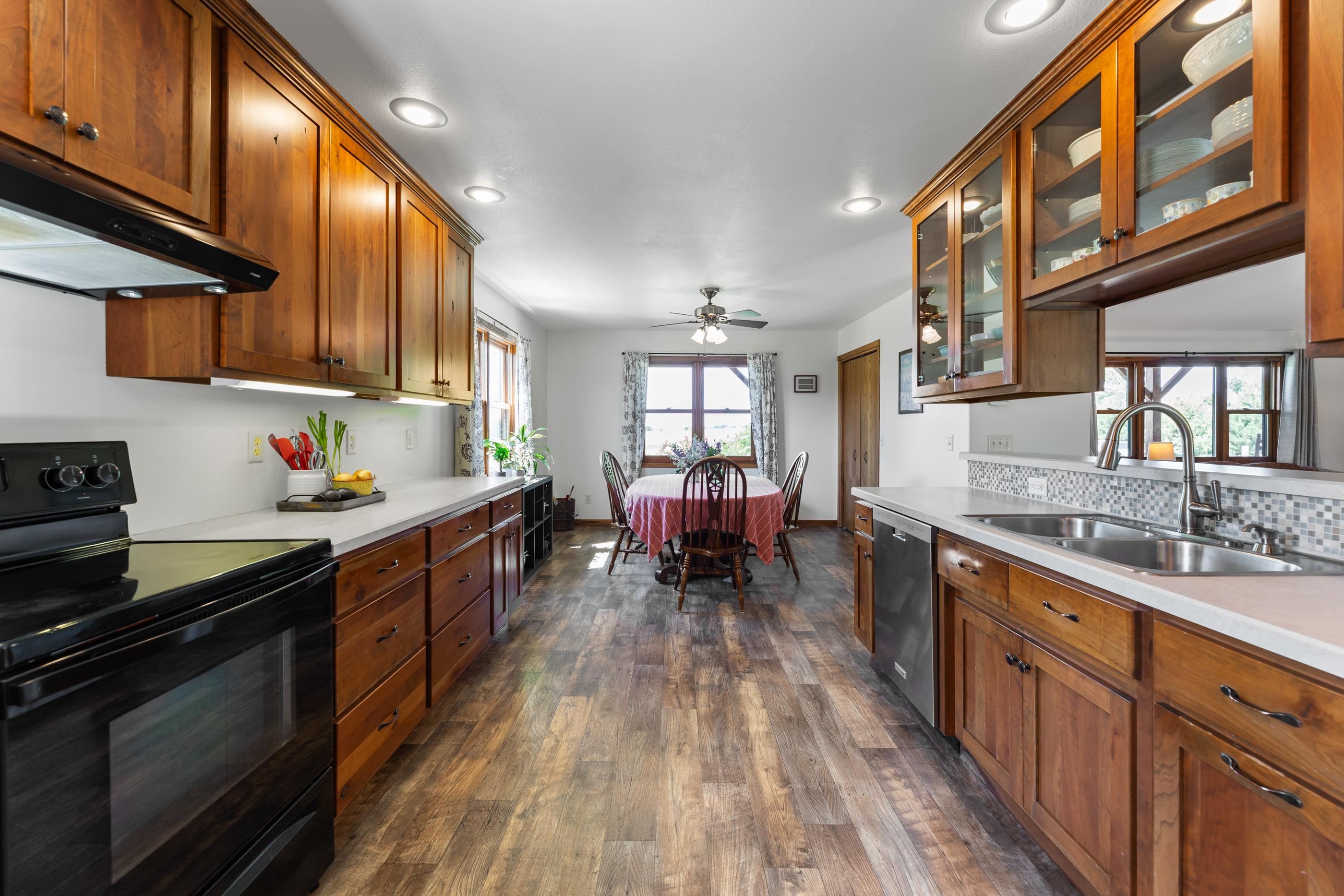 7650 S Halstead Rd, Halstead, Kansas image 9
