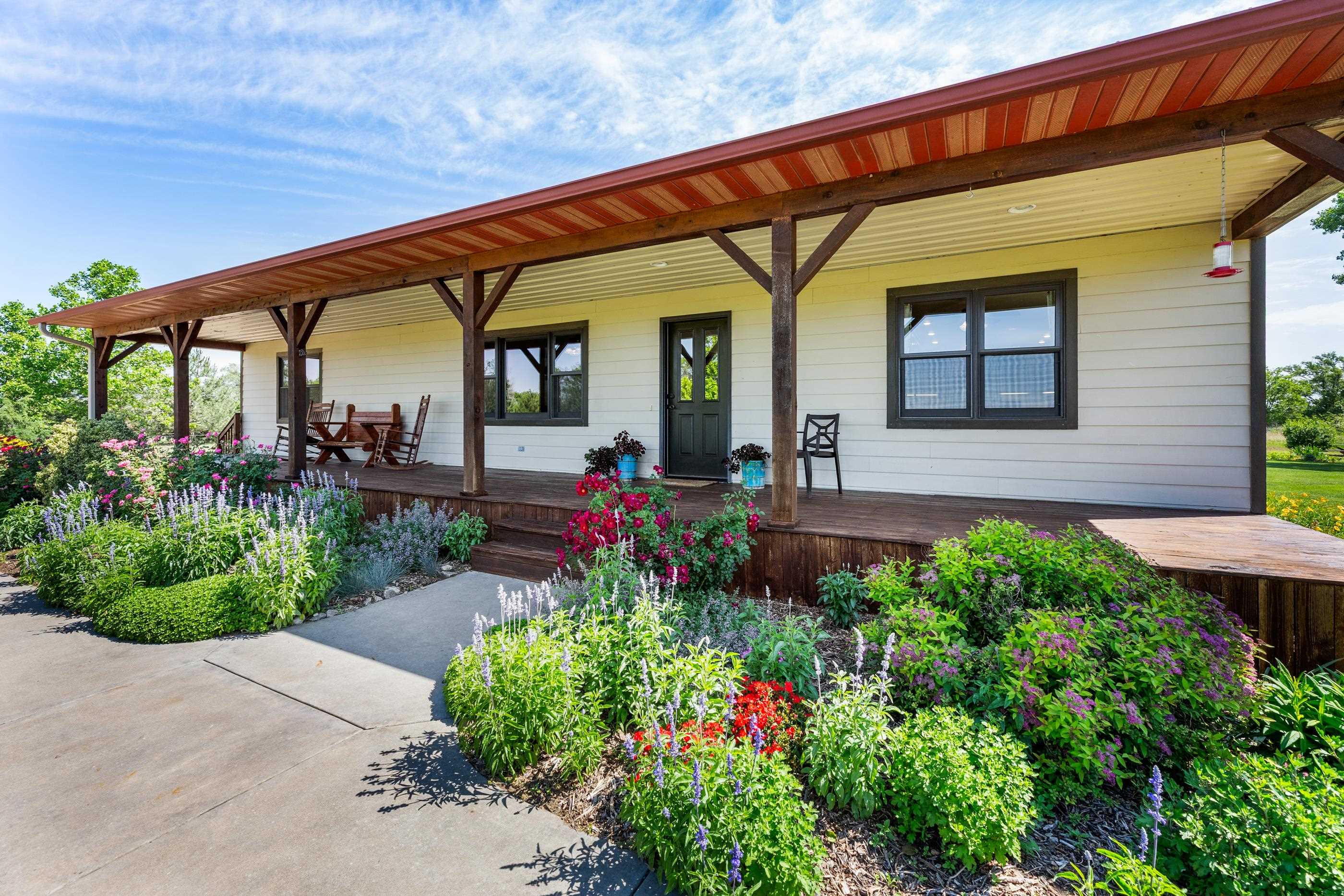 7650 S Halstead Rd, Halstead, Kansas image 1