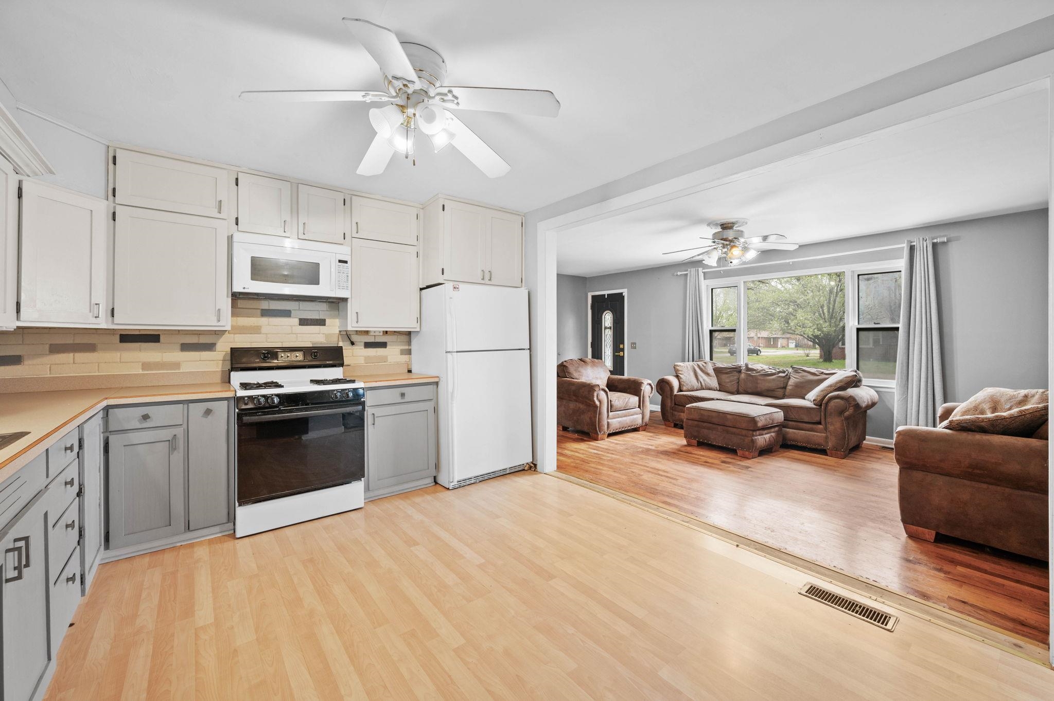 218 E Showalter, Rose Hill, Kansas image 11