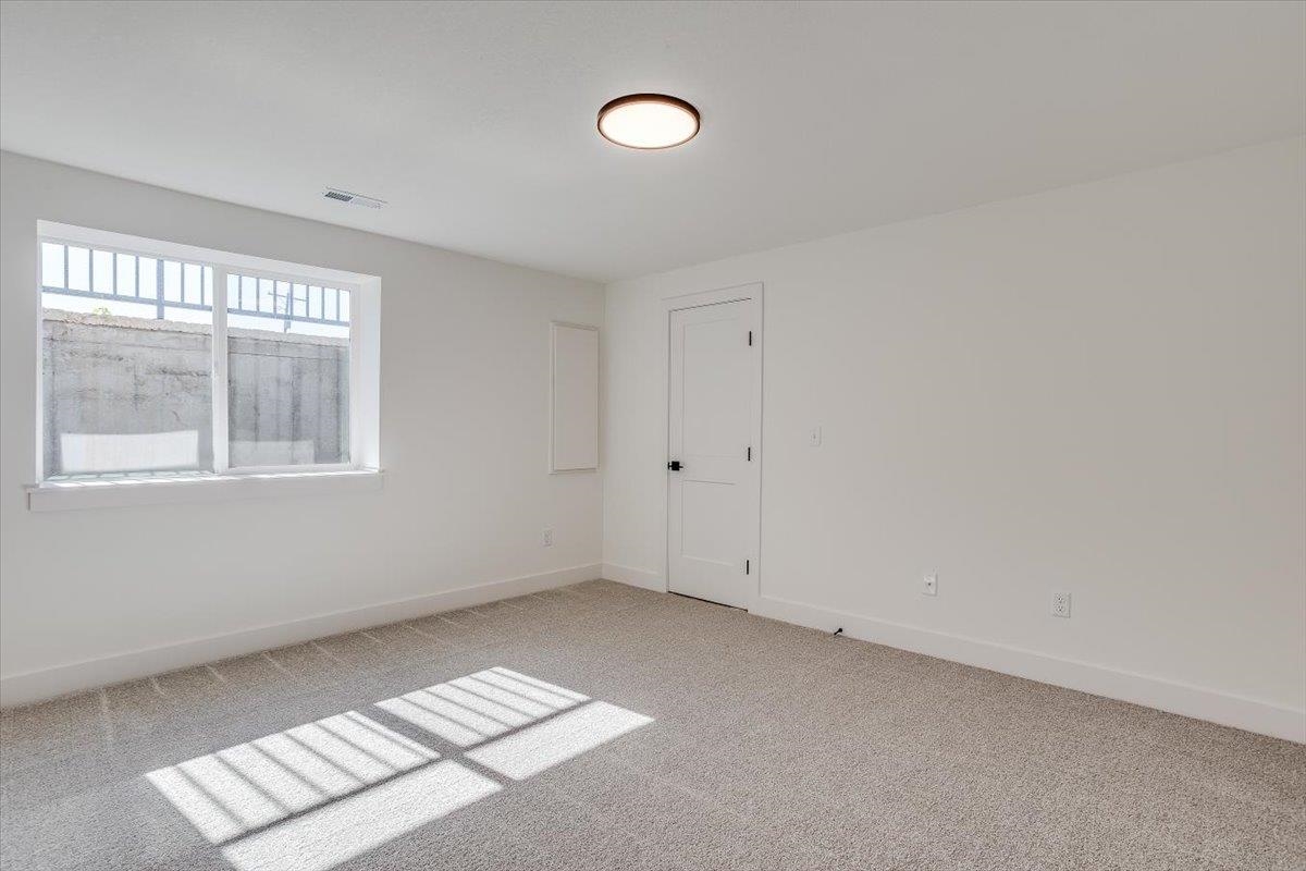 Derby, Kansas 67037, United States, 6 Bedrooms Bedrooms, ,3 BathroomsBathrooms,Residential,Pending,74676