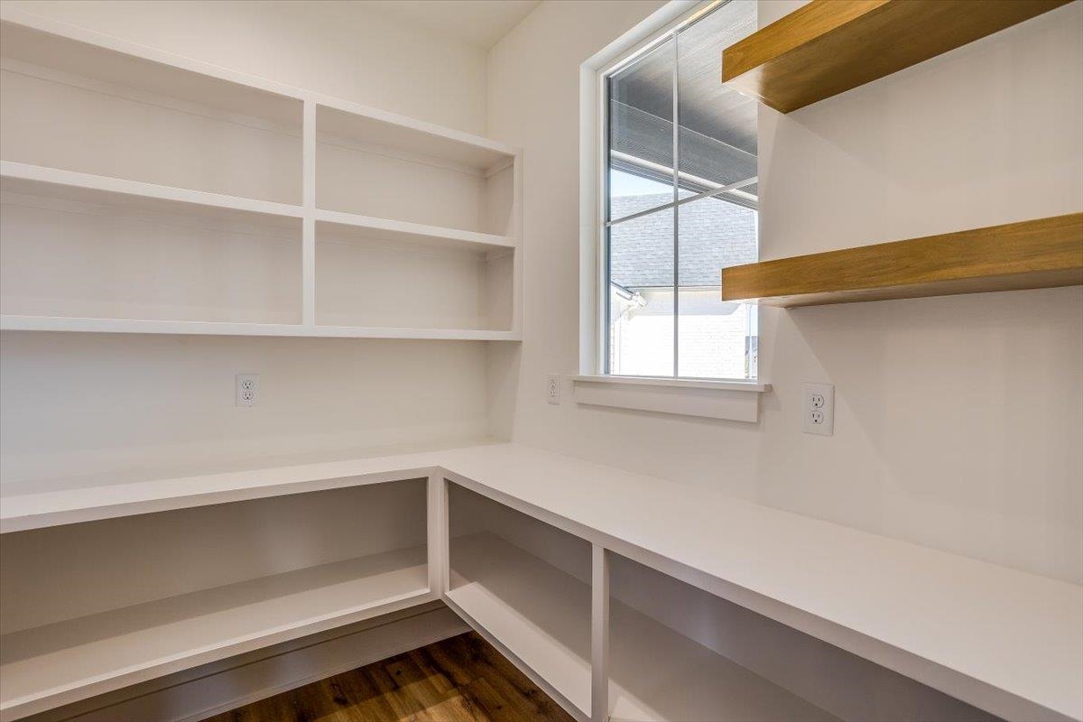 Derby, Kansas 67037, United States, 6 Bedrooms Bedrooms, ,3 BathroomsBathrooms,Residential,Pending,74676