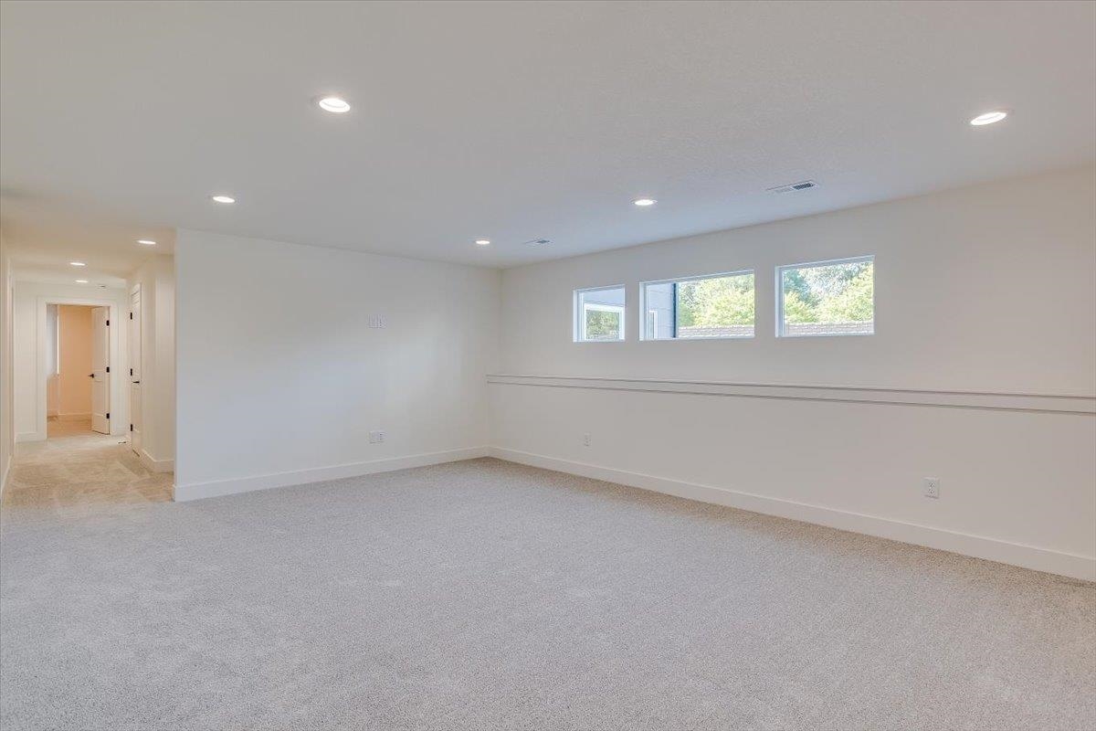 Derby, Kansas 67037, United States, 6 Bedrooms Bedrooms, ,3 BathroomsBathrooms,Residential,Pending,74676