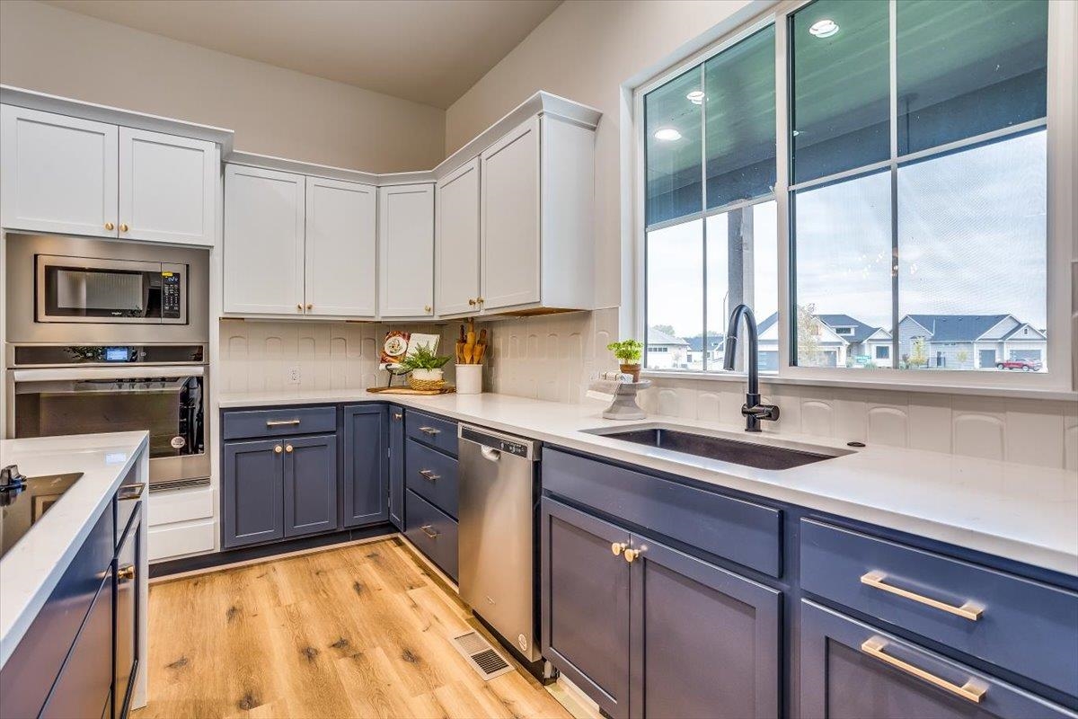 Derby, Kansas 67037, United States, 6 Bedrooms Bedrooms, ,3 BathroomsBathrooms,Residential,Pending,74676