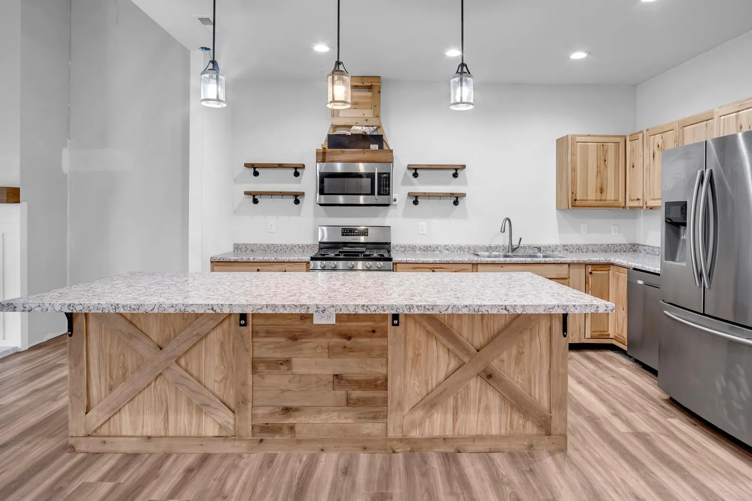 Newton, Kansas 67114, United States, 3 Bedrooms Bedrooms, ,2 BathroomsBathrooms,Residential,Pending,31832