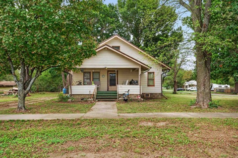 Homes For Sale - 243 W Adams St<br/> Howard, KS 67349