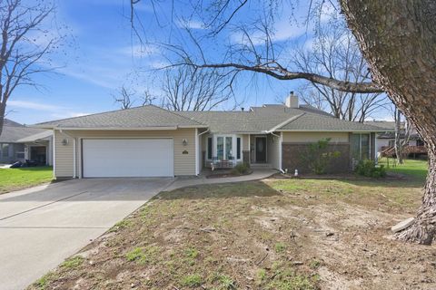 Homes For Sale - 519 S Partridge Ln<br/> Derby, KS 67037