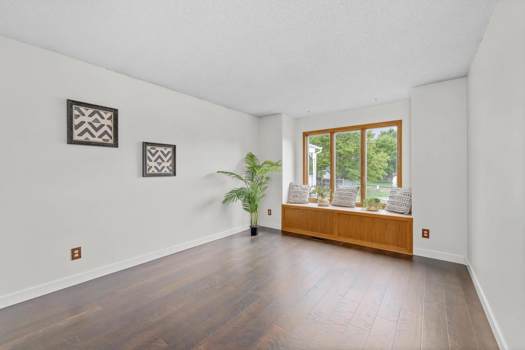 Wichita, Kansas 67215, United States, 3 Bedrooms Bedrooms, ,2 BathroomsBathrooms,Residential,Pending,205367