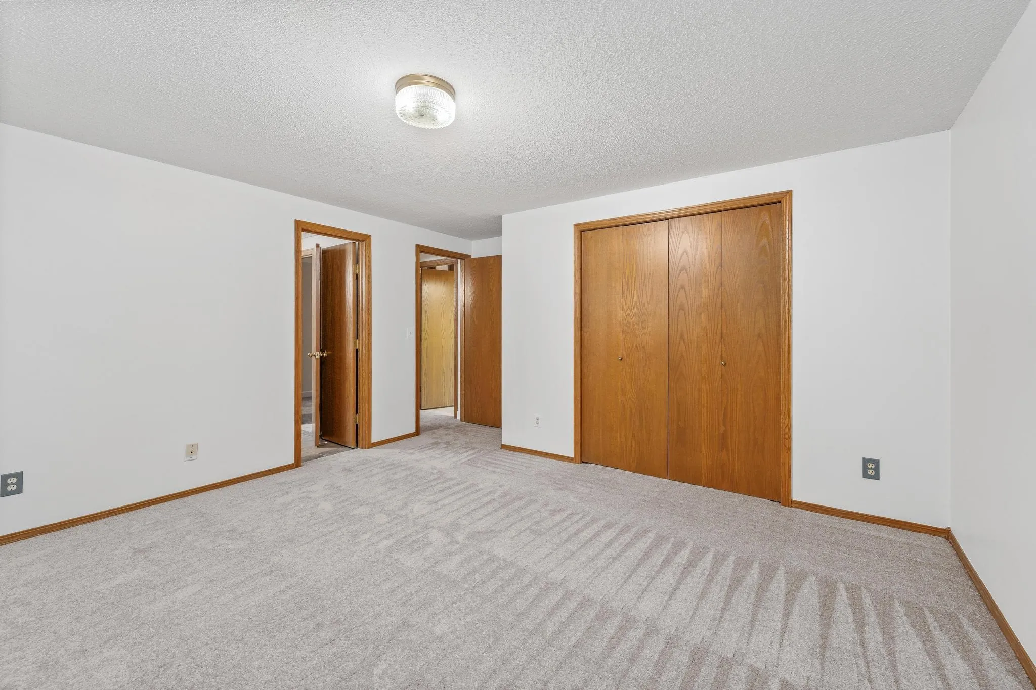 Wichita, Kansas 67215, United States, 3 Bedrooms Bedrooms, ,2 BathroomsBathrooms,Residential,Pending,205367