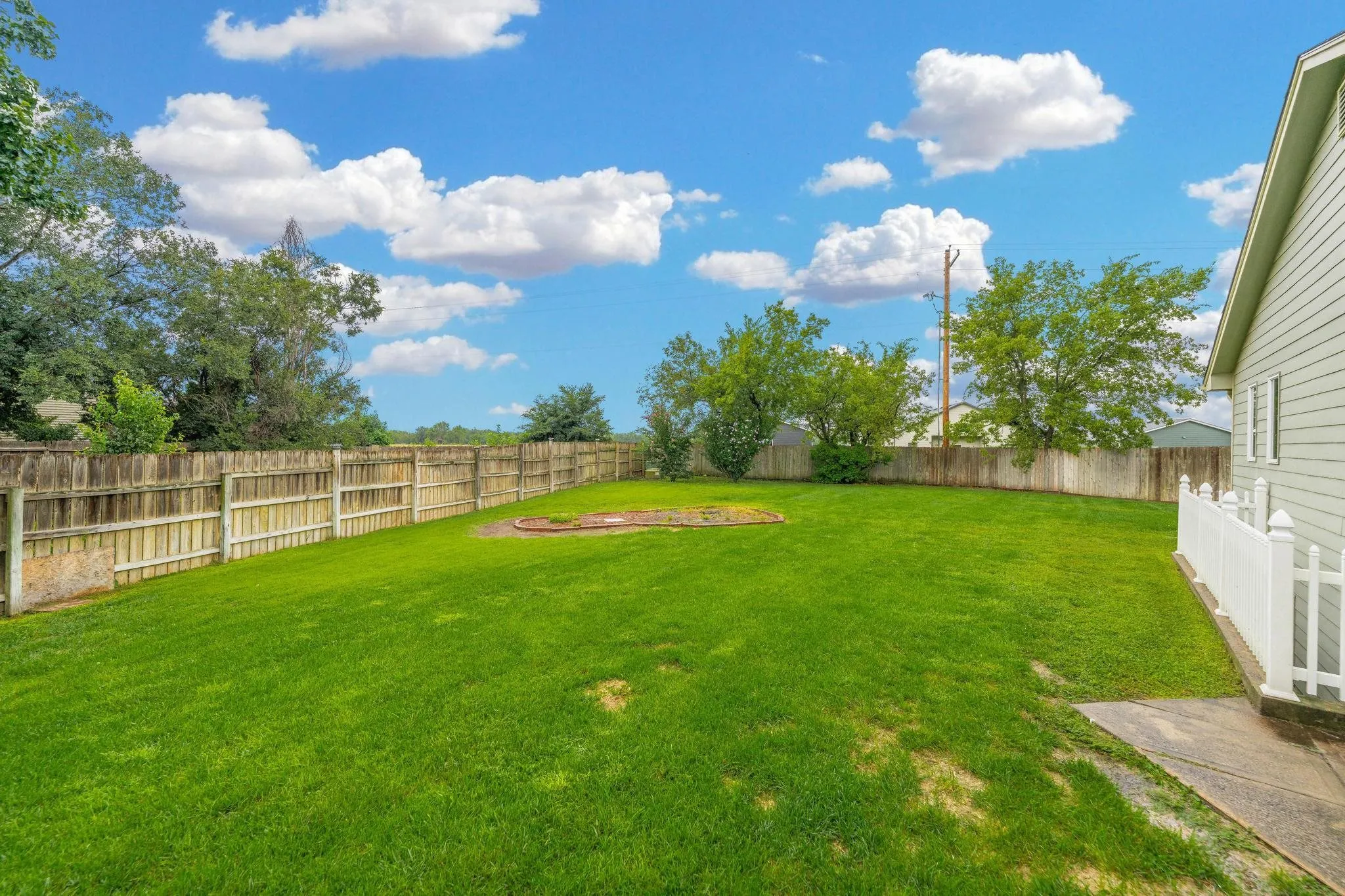 Wichita, Kansas 67215, United States, 3 Bedrooms Bedrooms, ,2 BathroomsBathrooms,Residential,Pending,205367