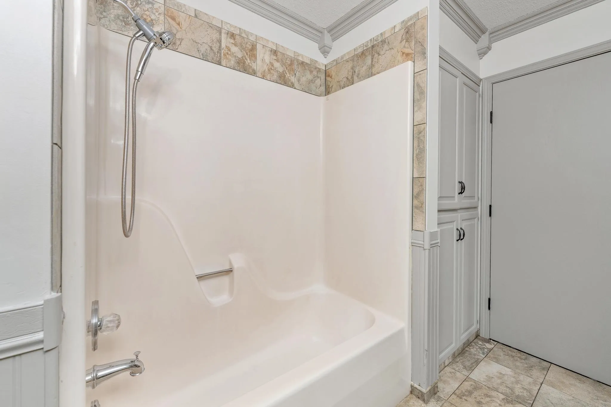 Wichita, Kansas 67215, United States, 3 Bedrooms Bedrooms, ,2 BathroomsBathrooms,Residential,Pending,205367