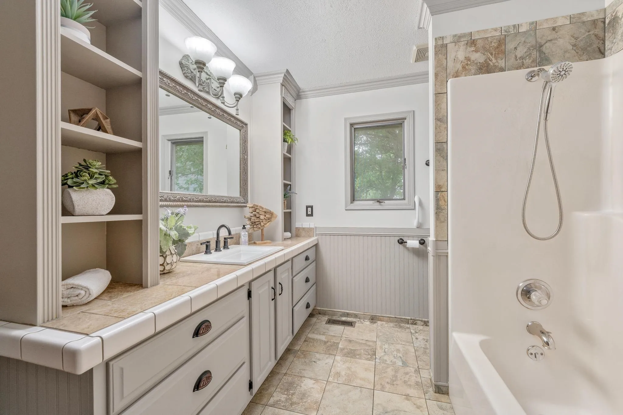 Wichita, Kansas 67215, United States, 3 Bedrooms Bedrooms, ,2 BathroomsBathrooms,Residential,Pending,205367