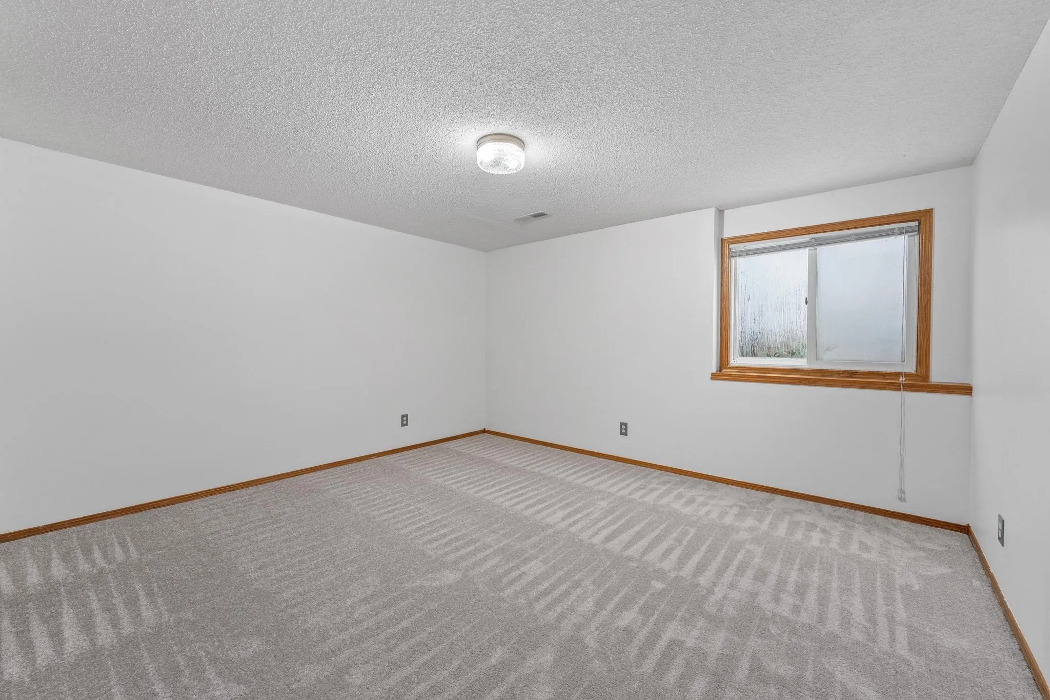 Wichita, Kansas 67215, United States, 3 Bedrooms Bedrooms, ,2 BathroomsBathrooms,Residential,Pending,205367