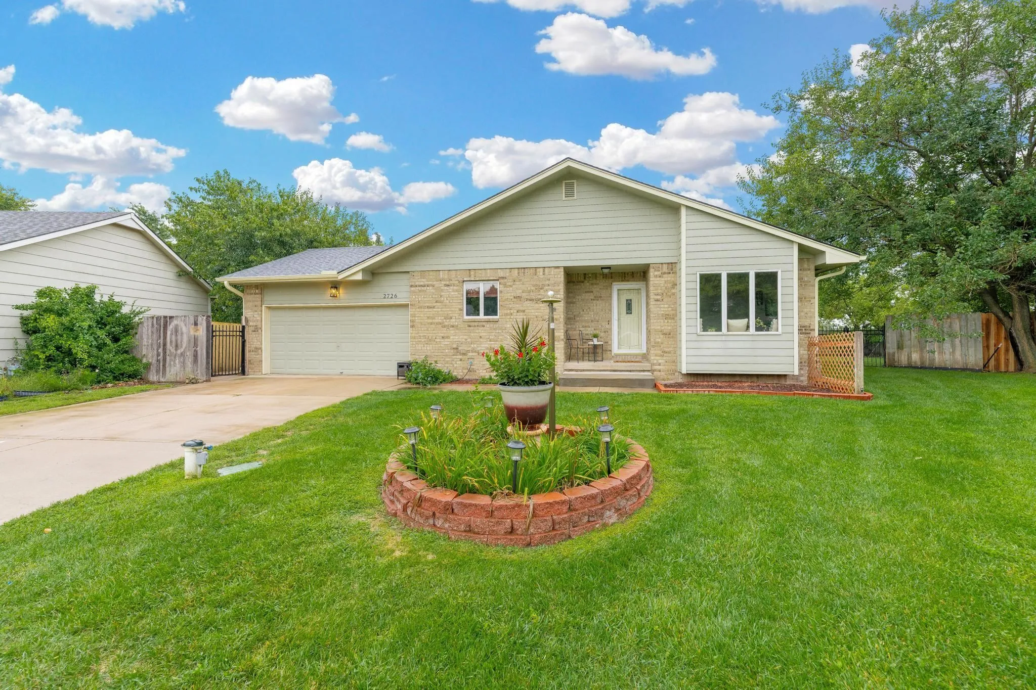 Wichita, Kansas 67215, United States, 3 Bedrooms Bedrooms, ,2 BathroomsBathrooms,Residential,Pending,205367