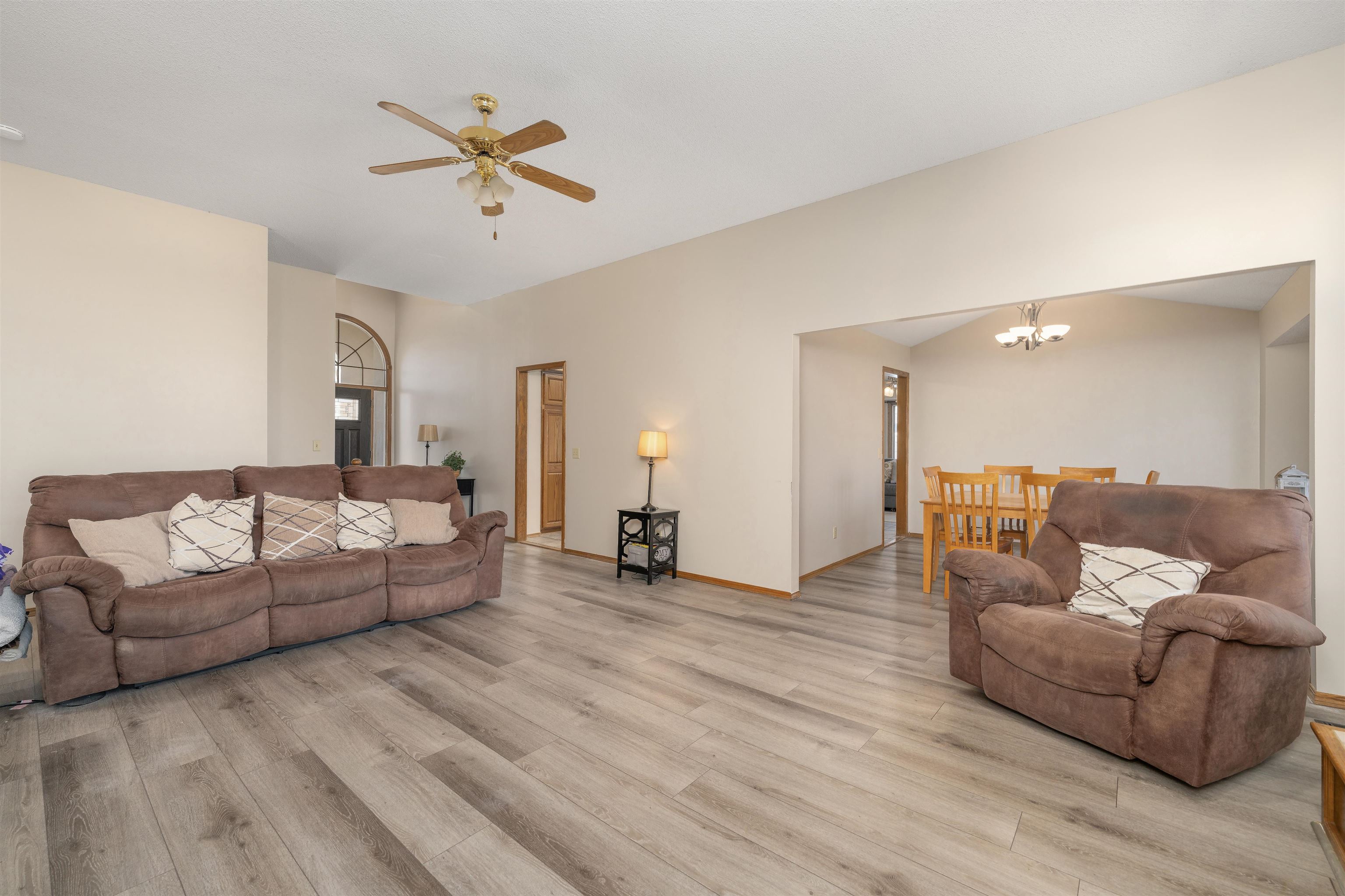 1406 E Meadow Ridge Ct, Derby, Kansas image 6
