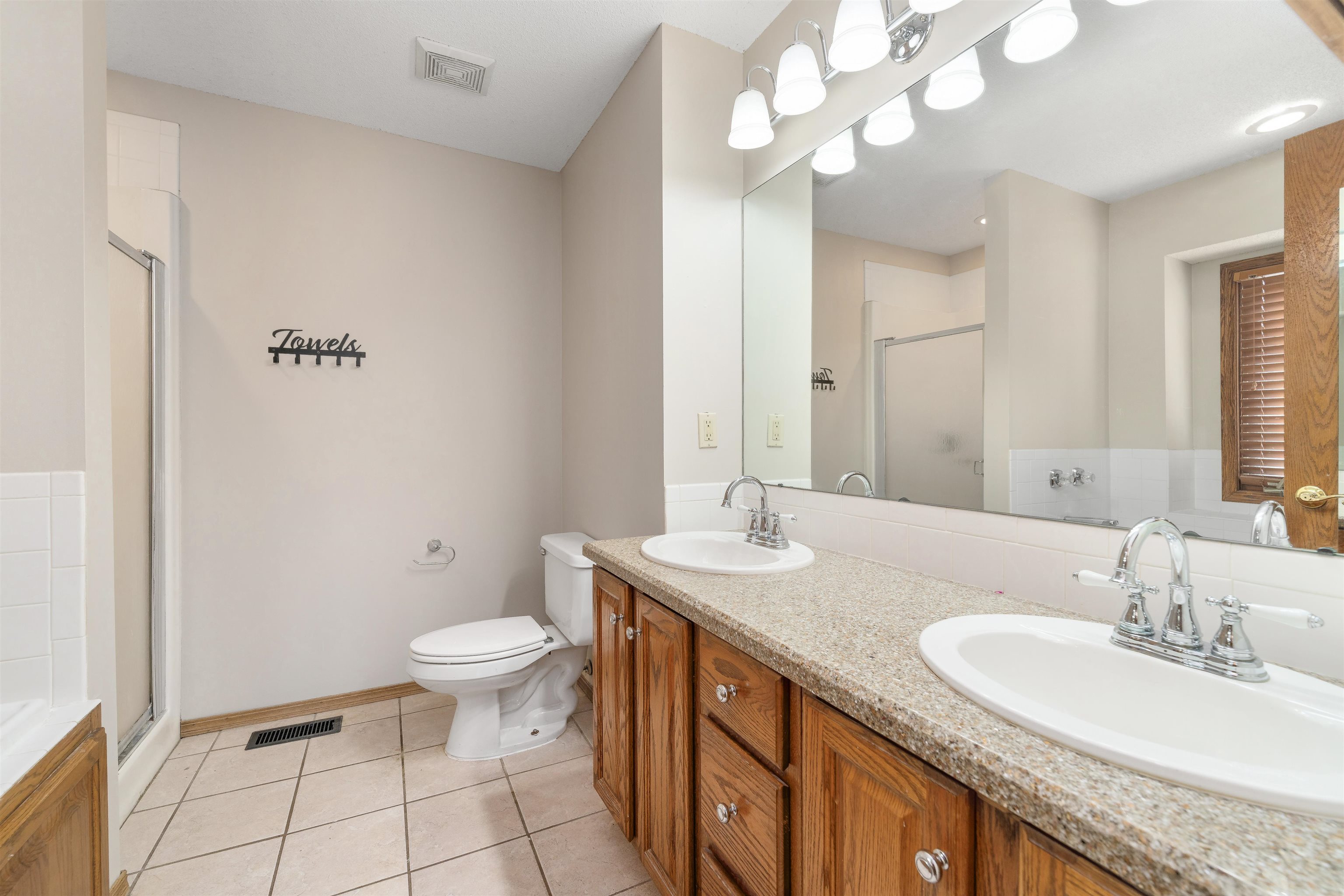 1406 E Meadow Ridge Ct, Derby, Kansas image 16