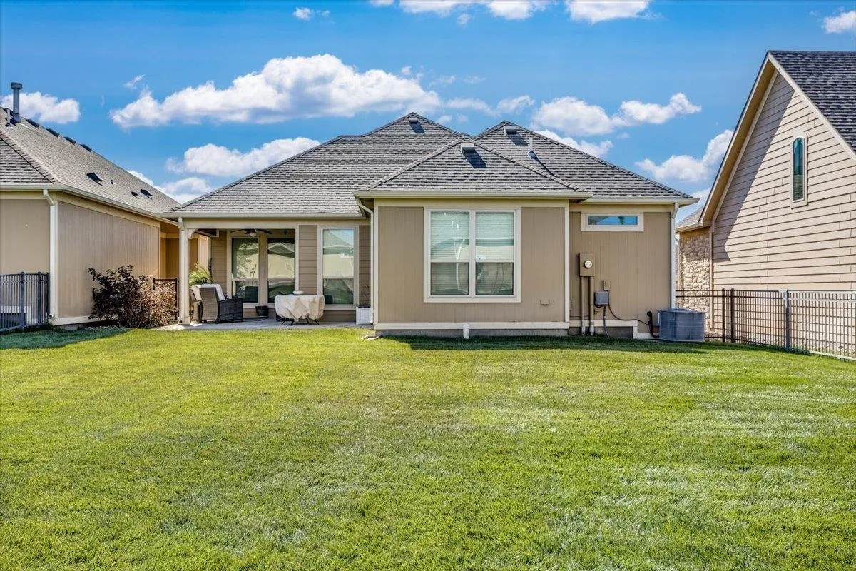 Derby, Kansas 67037, United States, 2 Bedrooms Bedrooms, ,2 BathroomsBathrooms,Residential,Pending,38401