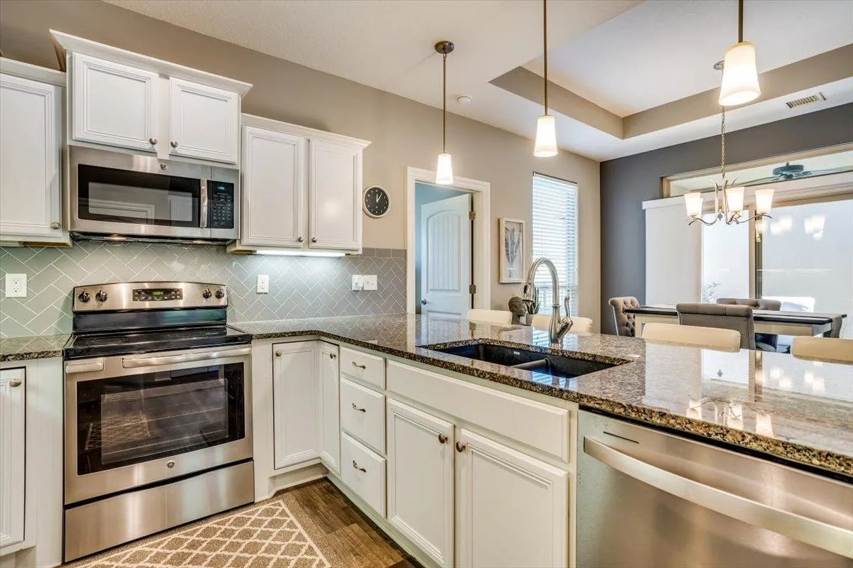 Derby, Kansas 67037, United States, 2 Bedrooms Bedrooms, ,2 BathroomsBathrooms,Residential,Pending,38401