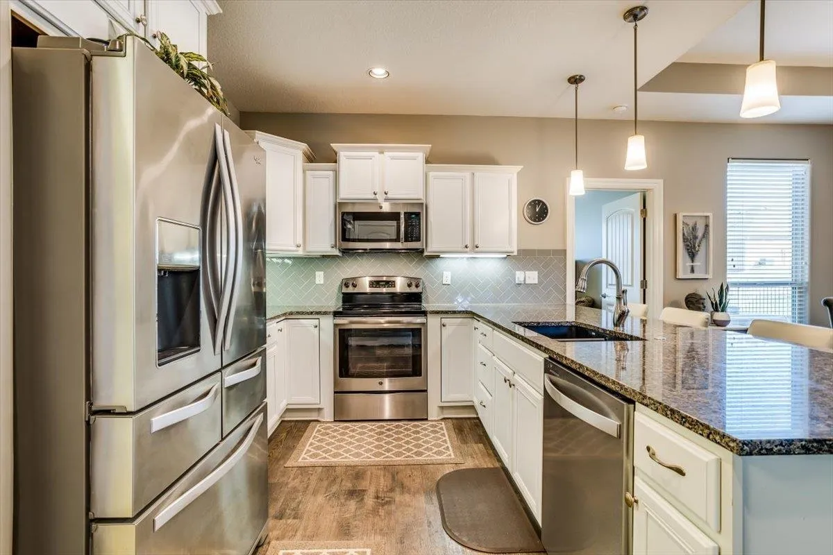 Derby, Kansas 67037, United States, 2 Bedrooms Bedrooms, ,2 BathroomsBathrooms,Residential,Pending,38401