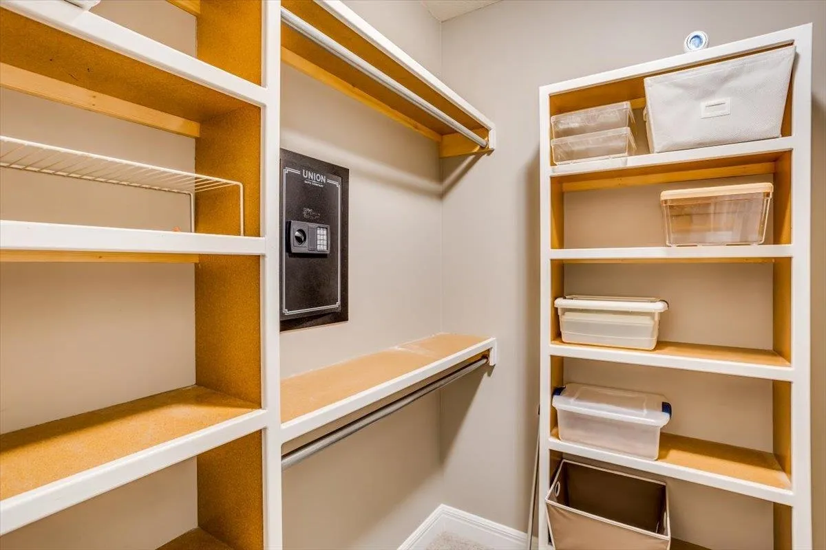 Derby, Kansas 67037, United States, 2 Bedrooms Bedrooms, ,2 BathroomsBathrooms,Residential,Pending,38401