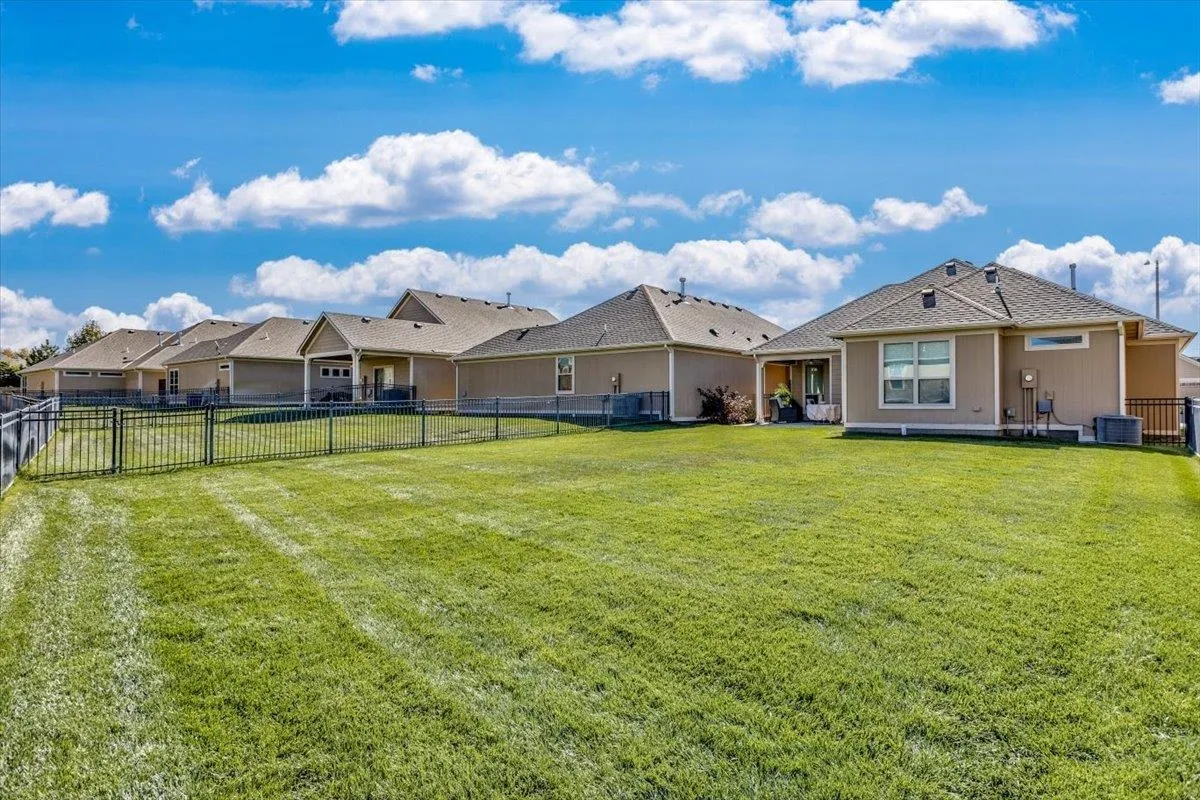 Derby, Kansas 67037, United States, 2 Bedrooms Bedrooms, ,2 BathroomsBathrooms,Residential,Pending,38401