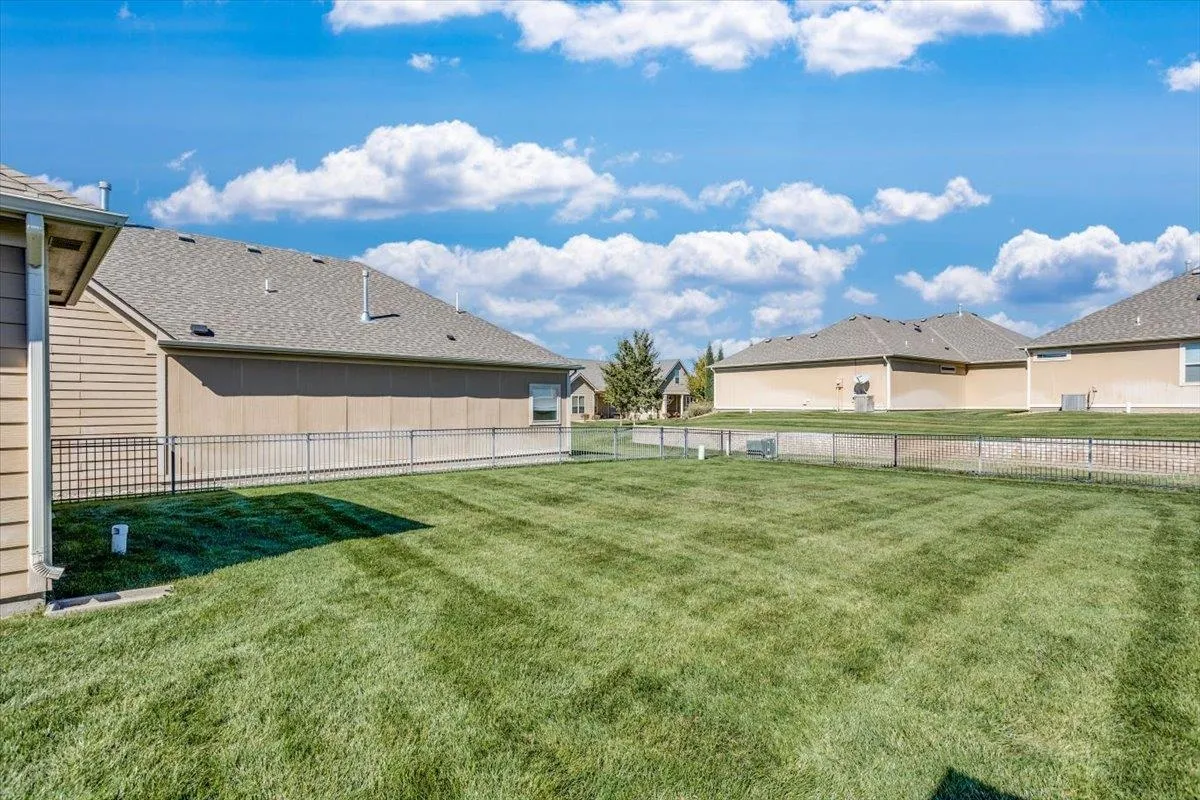 Derby, Kansas 67037, United States, 2 Bedrooms Bedrooms, ,2 BathroomsBathrooms,Residential,Pending,38401