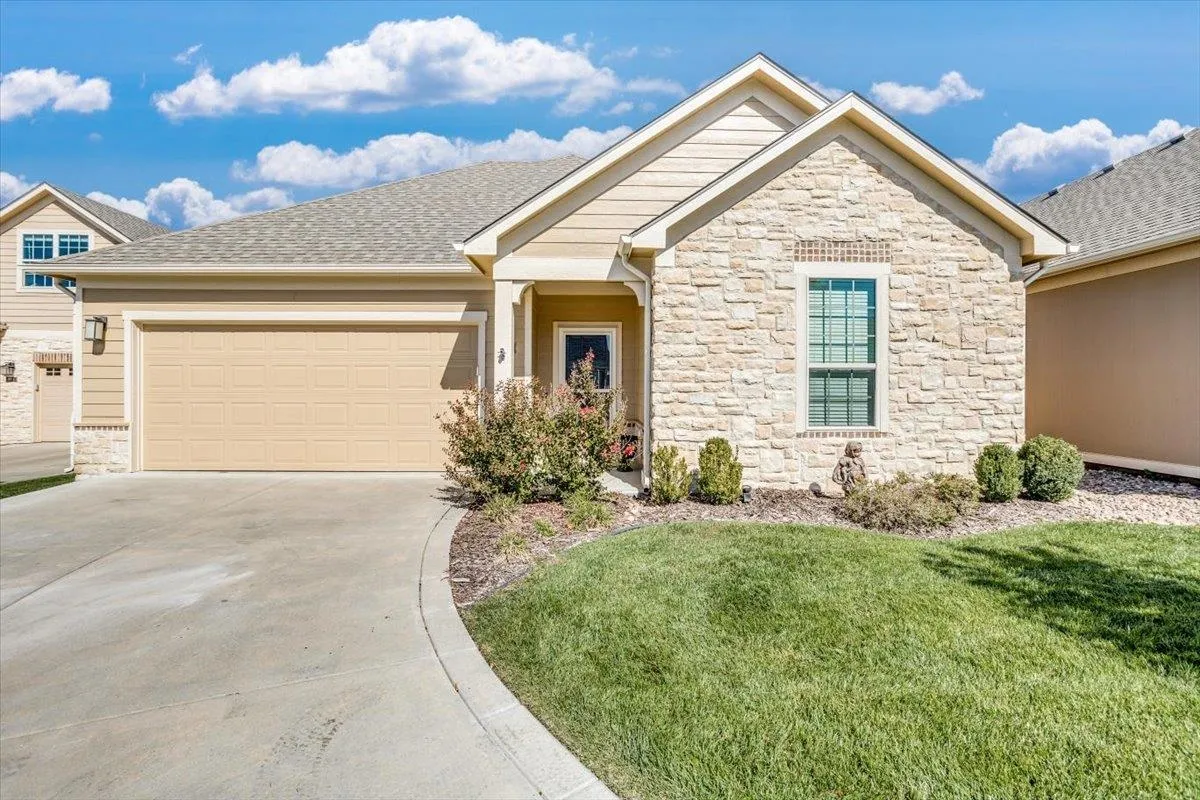 Derby, Kansas 67037, United States, 2 Bedrooms Bedrooms, ,2 BathroomsBathrooms,Residential,Pending,38401