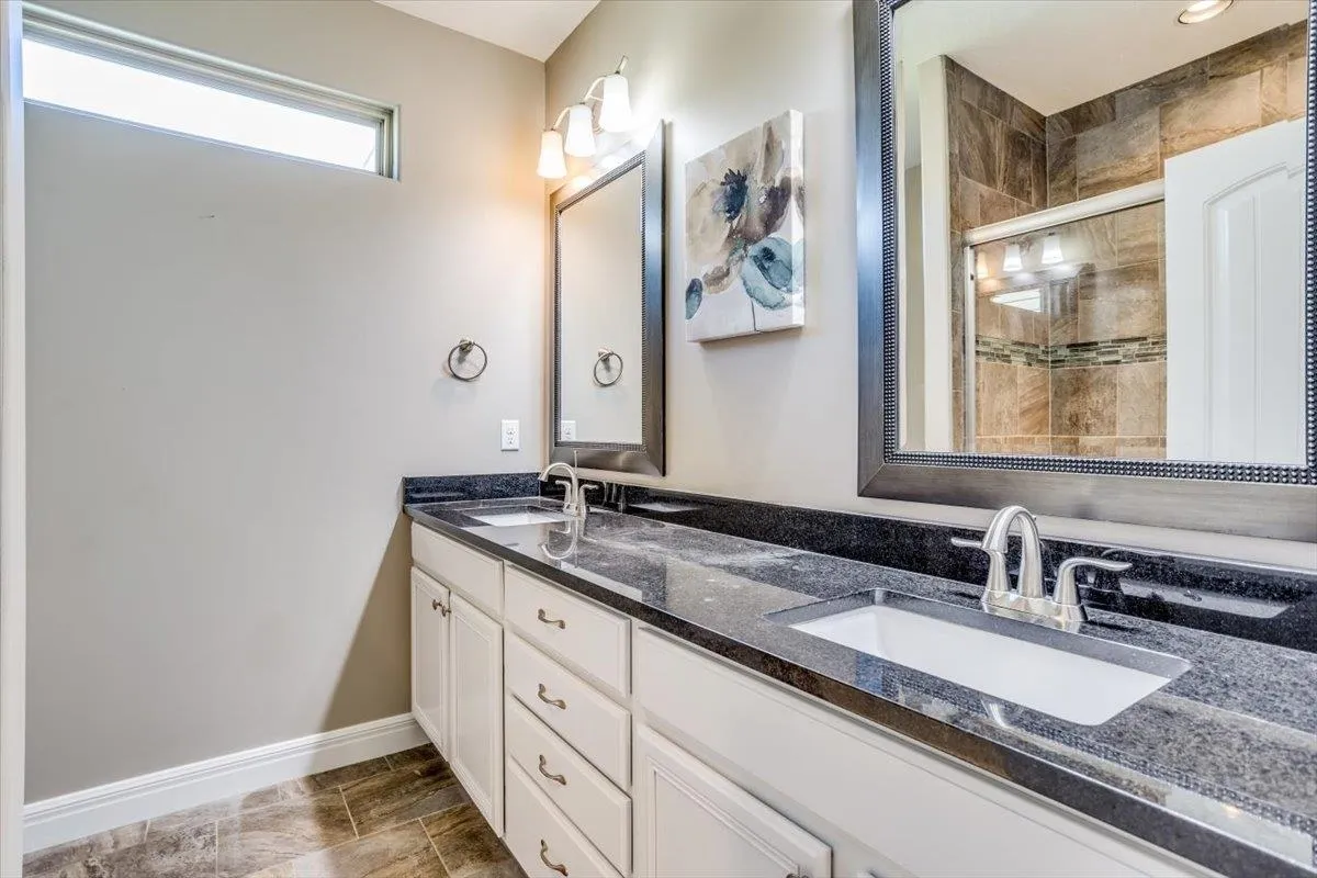 Derby, Kansas 67037, United States, 2 Bedrooms Bedrooms, ,2 BathroomsBathrooms,Residential,Pending,38401