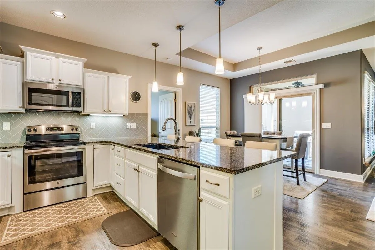 Derby, Kansas 67037, United States, 2 Bedrooms Bedrooms, ,2 BathroomsBathrooms,Residential,Pending,38401