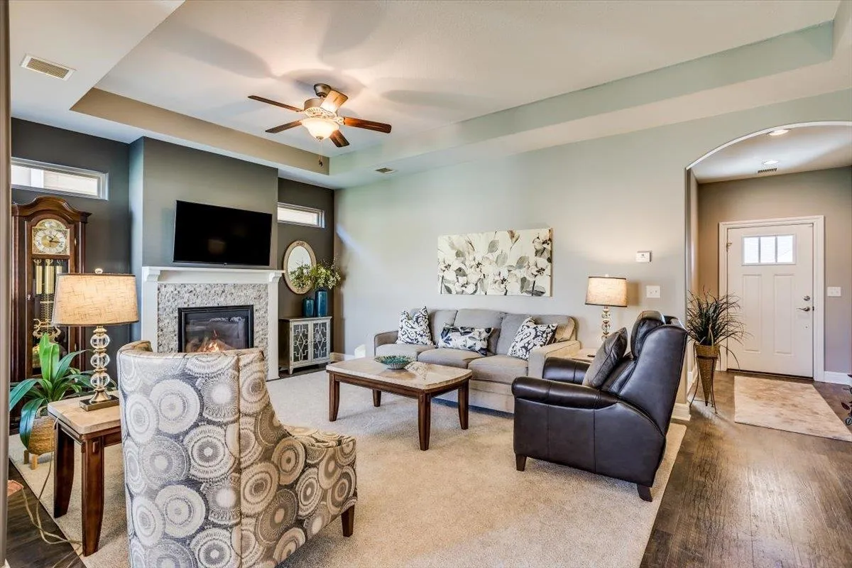 Derby, Kansas 67037, United States, 2 Bedrooms Bedrooms, ,2 BathroomsBathrooms,Residential,Pending,38401