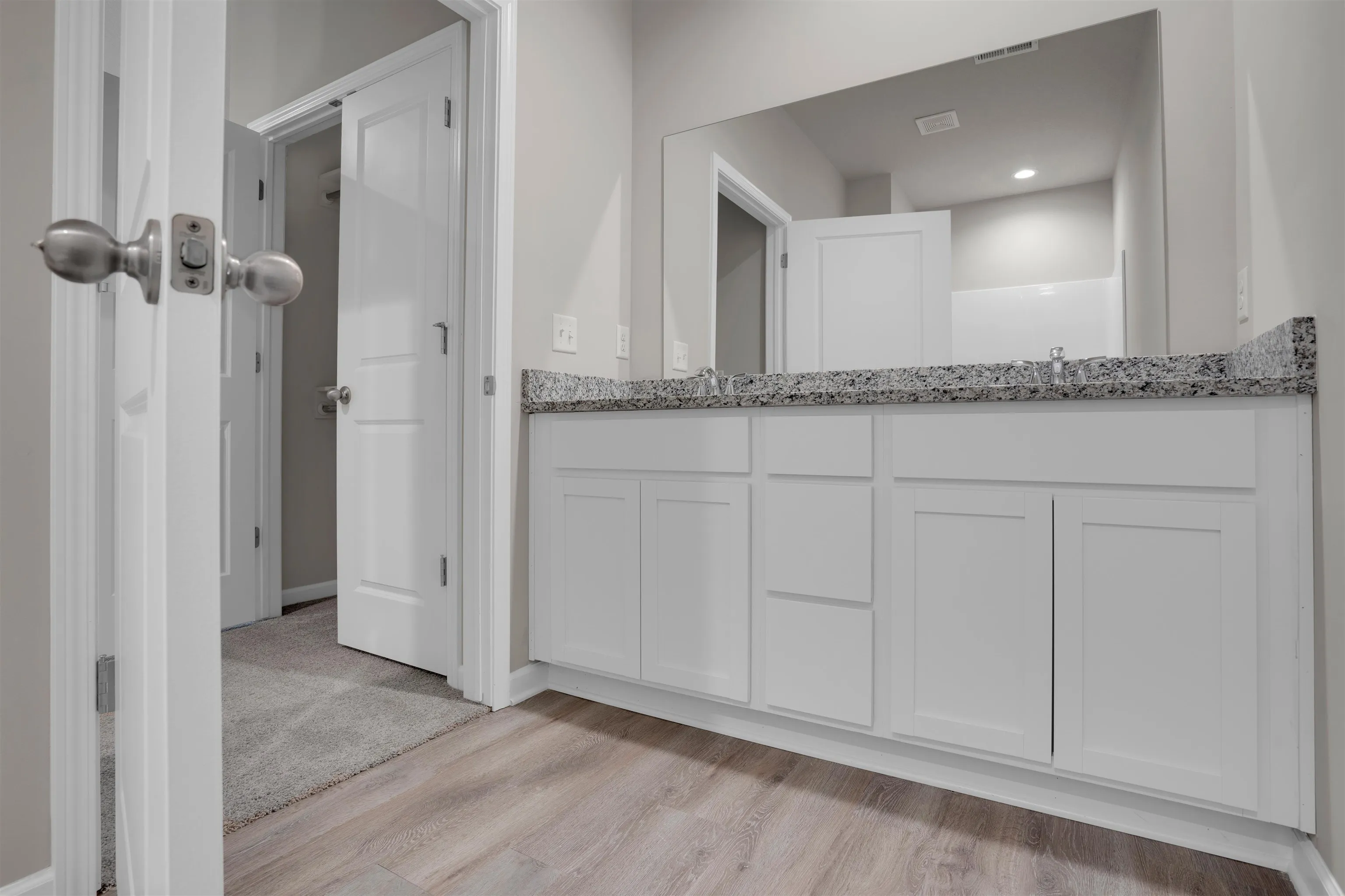 Park City, Kansas 67219, United States, 3 Bedrooms Bedrooms, ,2 BathroomsBathrooms,Residential,Pending,47176