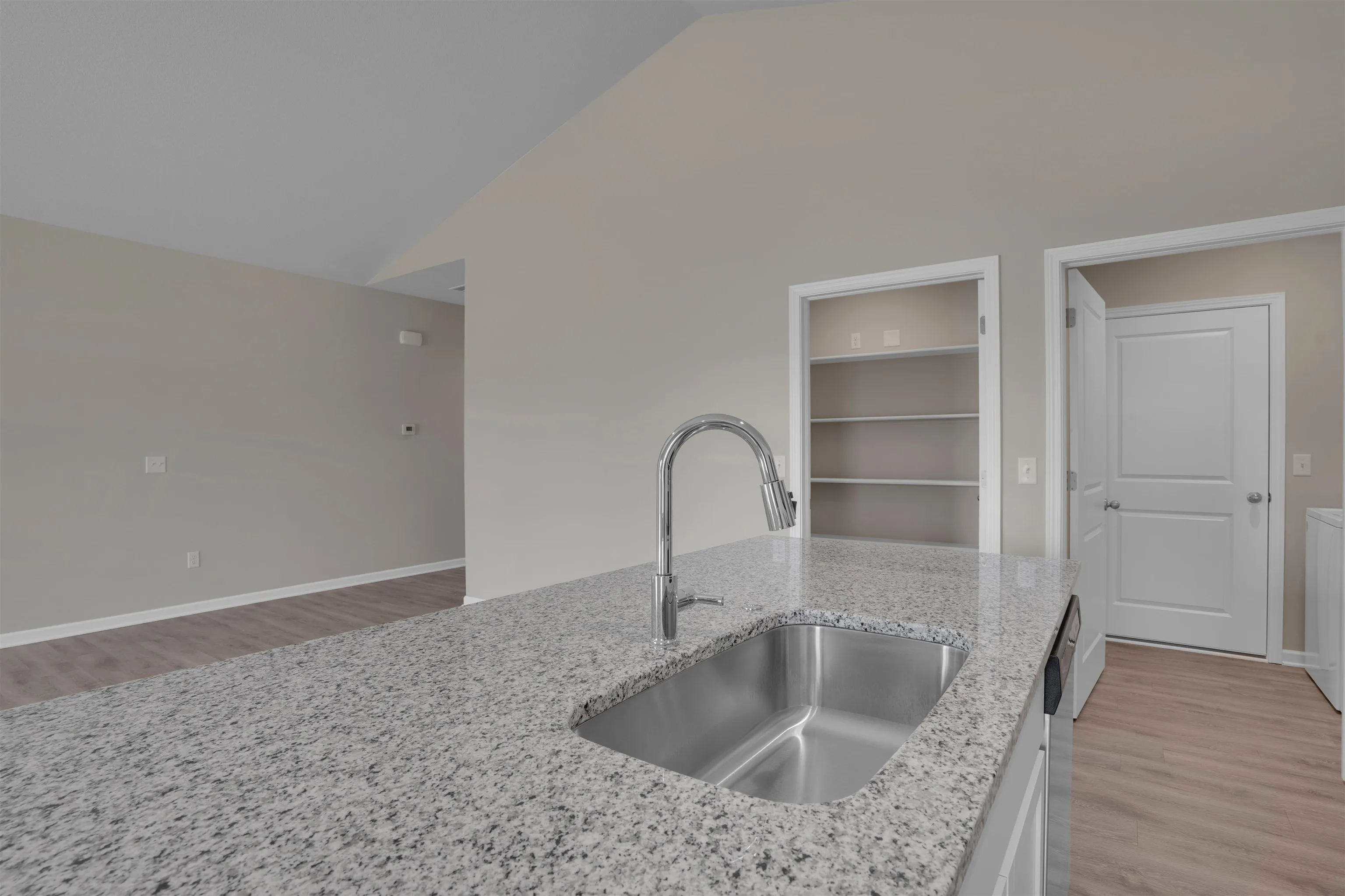 Park City, Kansas 67219, United States, 3 Bedrooms Bedrooms, ,2 BathroomsBathrooms,Residential,Pending,47176