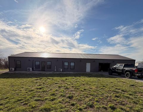 Homes For Sale - 31097 51st Rd<br/> Cowley County, Arkansas City, KS 67005