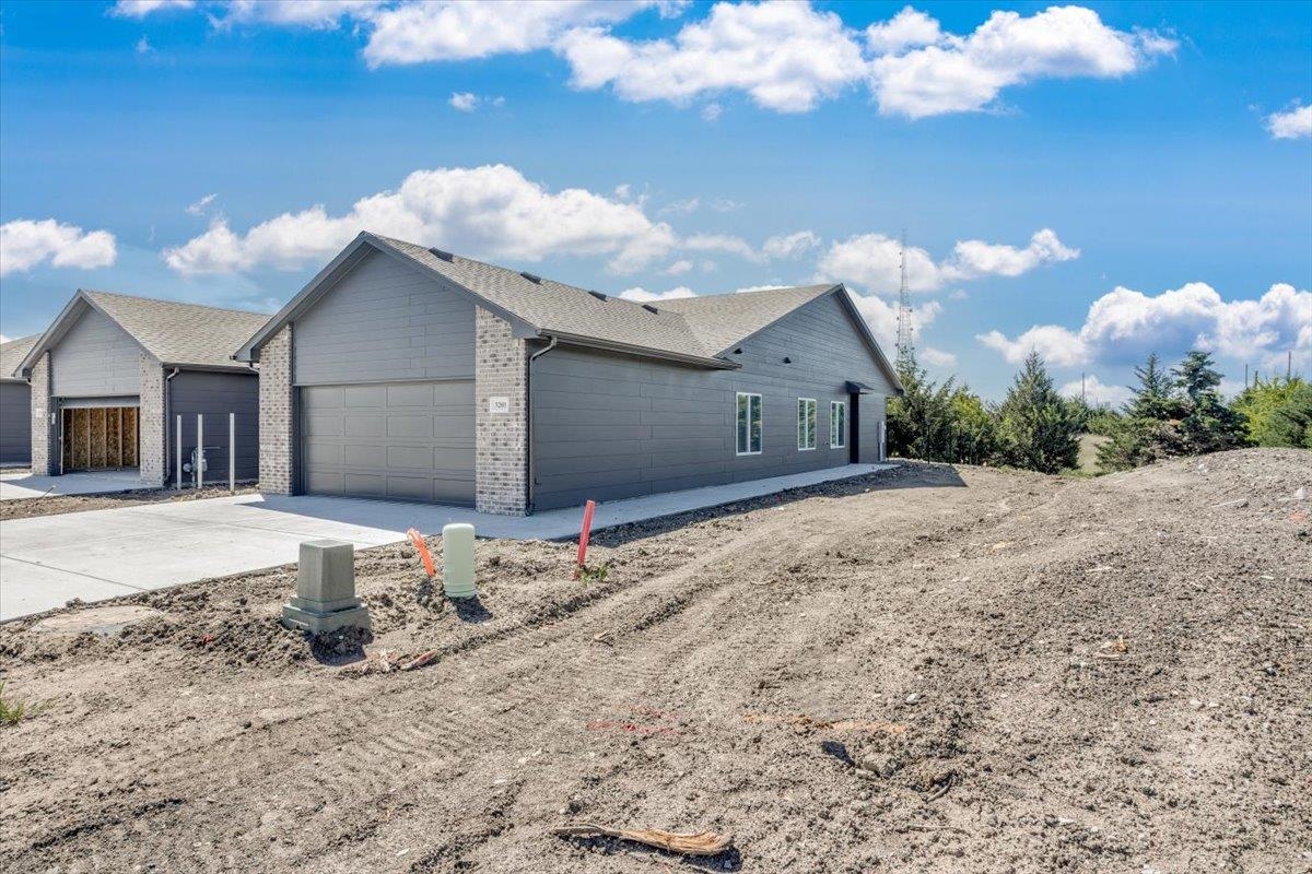 3333 E Thunder Street, Wichita, Virginia image 2