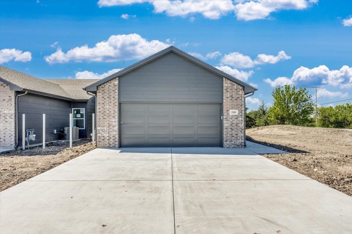 3333 E Thunder Street, Wichita, Virginia image 1