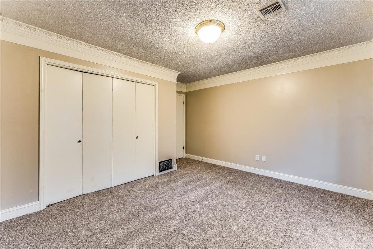 Derby, Kansas 67037, United States, 4 Bedrooms Bedrooms, ,5 BathroomsBathrooms,Residential,Pending,65774