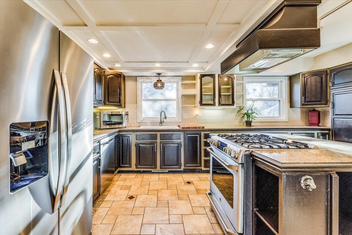 Derby, Kansas 67037, United States, 4 Bedrooms Bedrooms, ,5 BathroomsBathrooms,Residential,Pending,65774