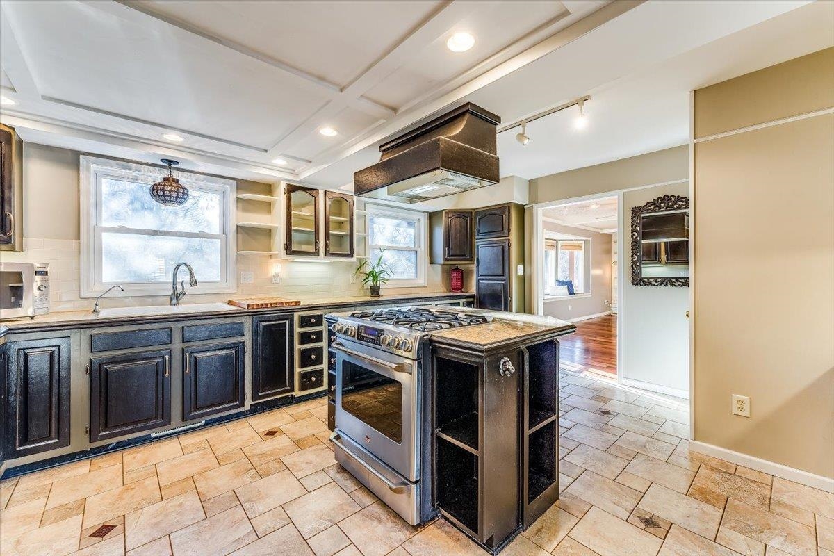 Derby, Kansas 67037, United States, 4 Bedrooms Bedrooms, ,5 BathroomsBathrooms,Residential,Pending,65774