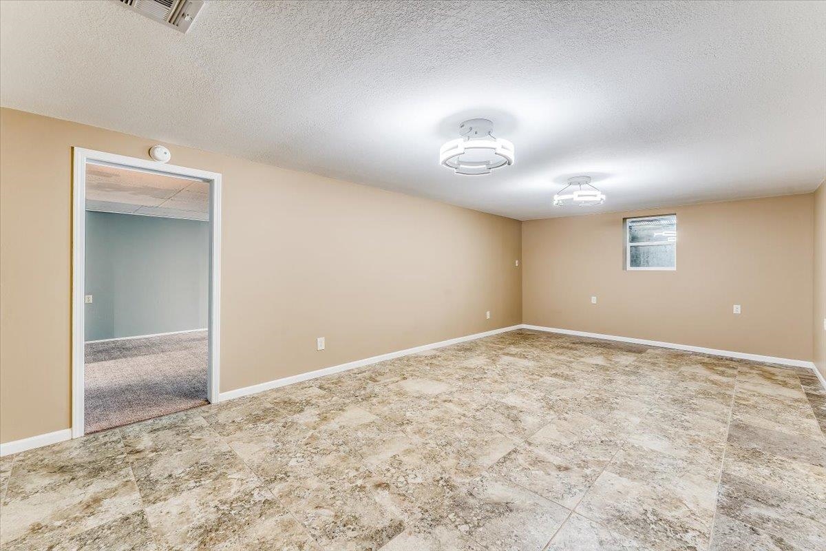 Derby, Kansas 67037, United States, 4 Bedrooms Bedrooms, ,5 BathroomsBathrooms,Residential,Pending,65774