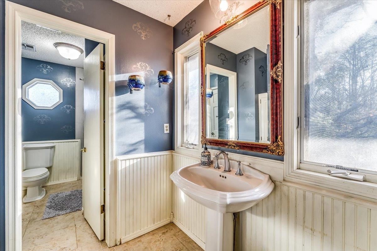 Derby, Kansas 67037, United States, 4 Bedrooms Bedrooms, ,5 BathroomsBathrooms,Residential,Pending,65774