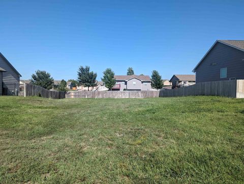 Vacant Land For Sale - 206 Springlake Ct<br/> Newton, KS 67114